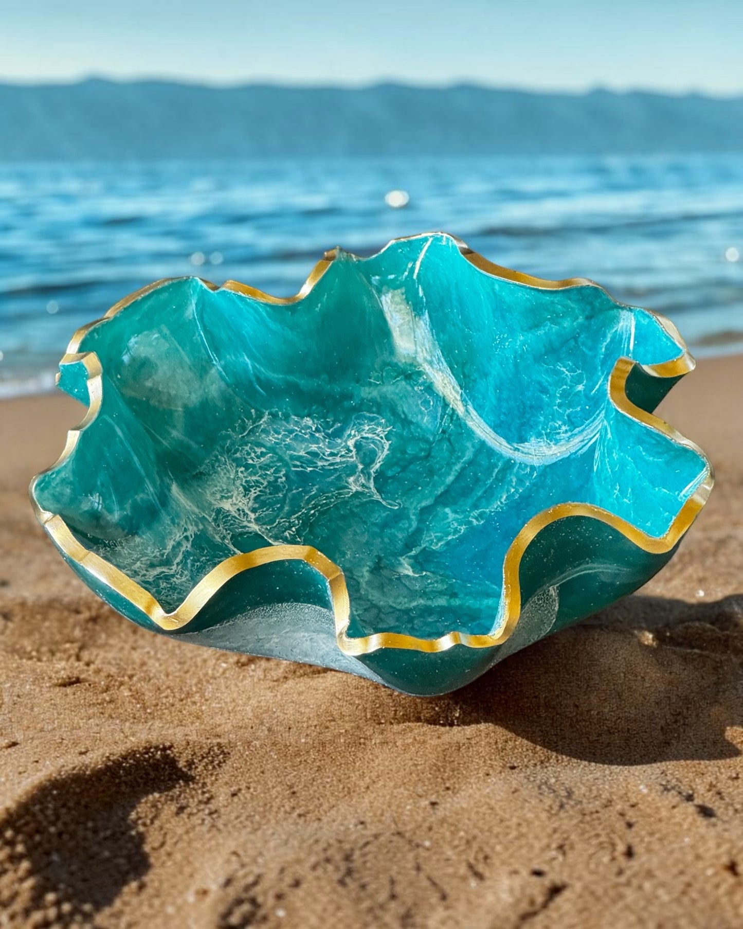 Medium Ocean colors bowl, 11x3" geode design epoxy resin