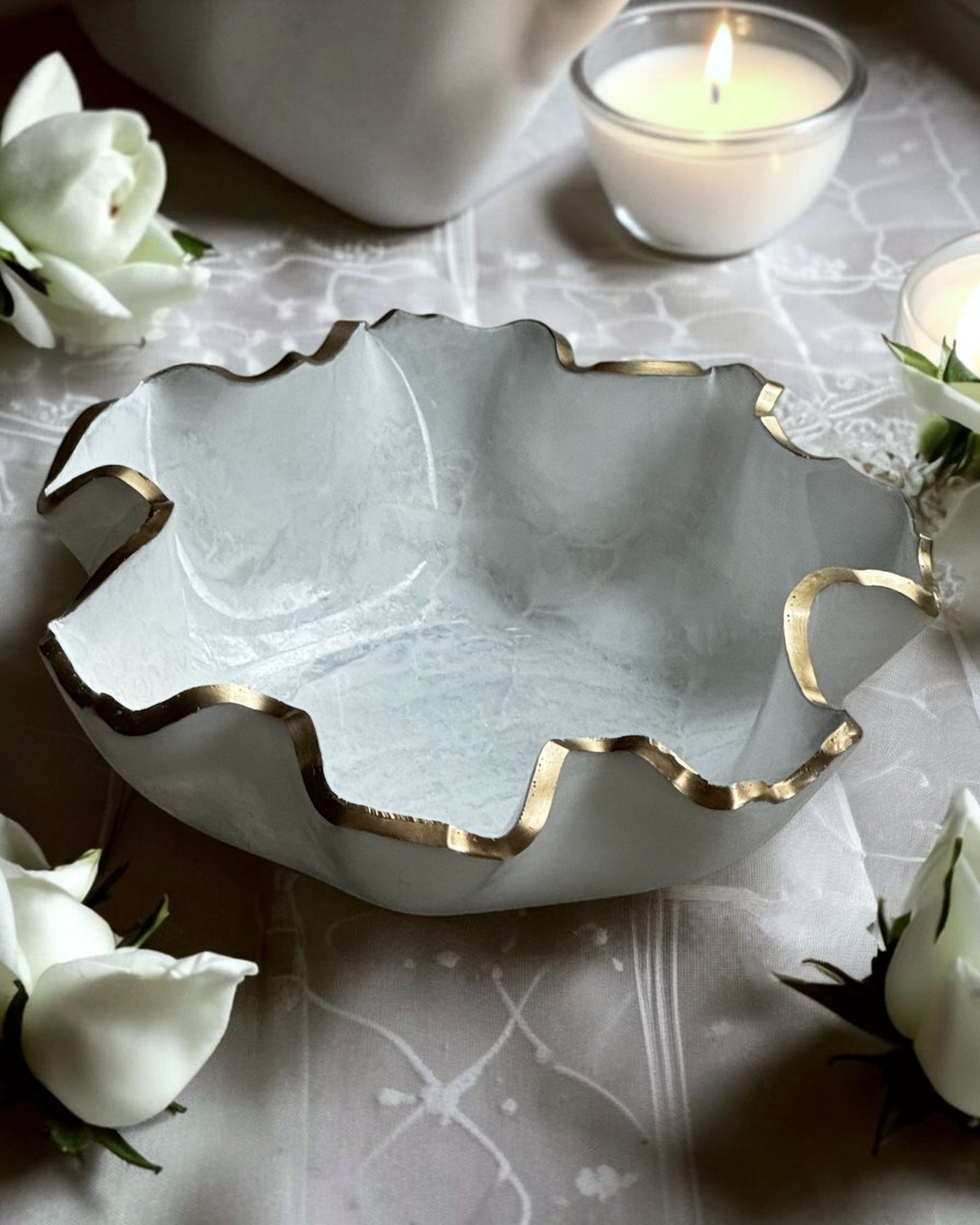 Medium White bowl, 11x3" geode design epoxy resin