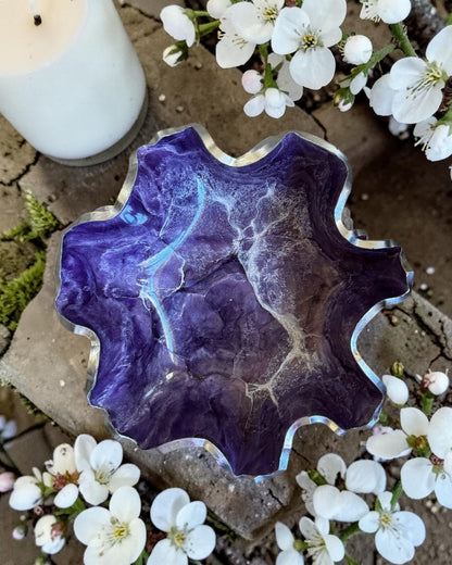 Medium Purple bowl, 11x3" geode design epoxy resin