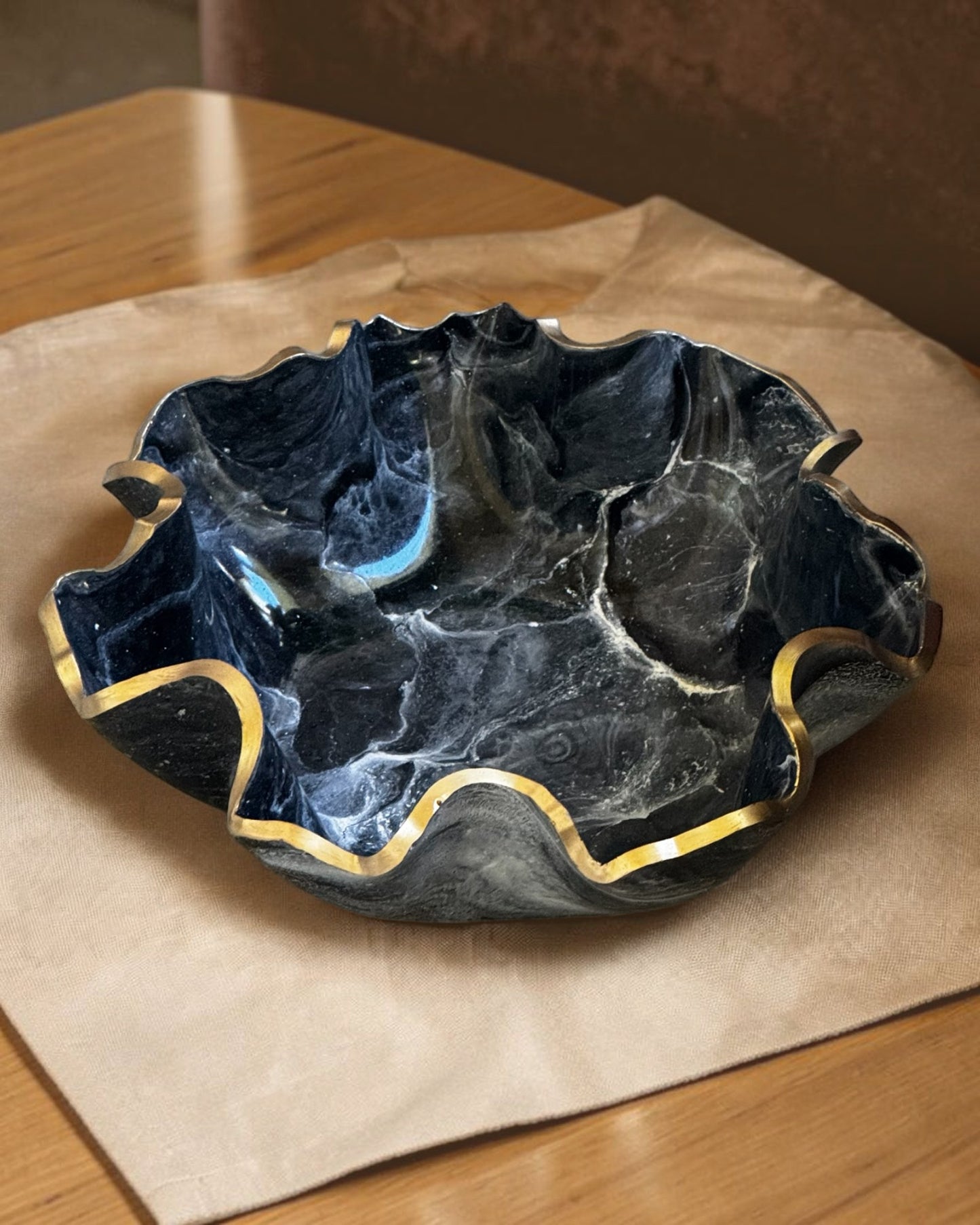 Medium Black bowl, 11x3" geode design epoxy resin
