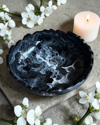 Small Black bowl, 8x2" geode design epoxy resin