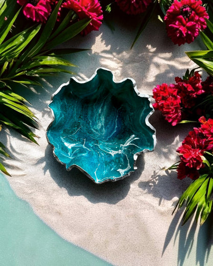Medium Ocean colors bowl, 11x3" geode design epoxy resin