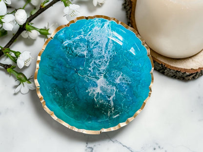 Small Ocean colors bowl, 8x2" geode design epoxy resin