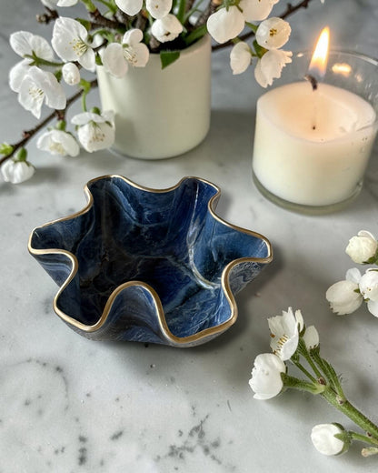 Small Blue bowl, 8x3" geode design epoxy resin