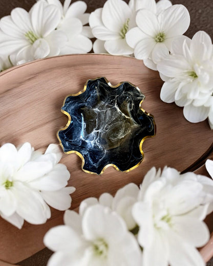 Medium Black bowl, 11x3" geode design epoxy resin