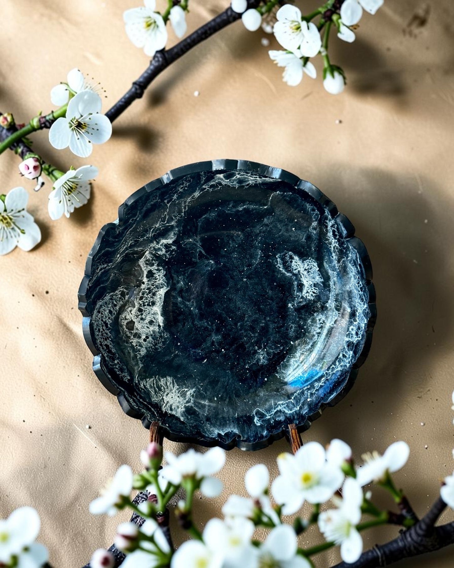 Small Black bowl, 8x2" geode design epoxy resin