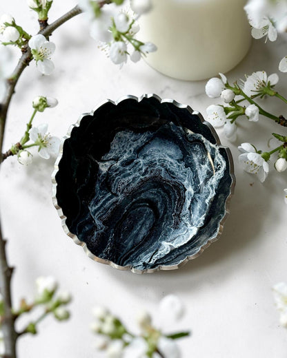 Small Black bowl, 8x2" geode design epoxy resin