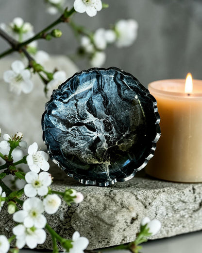 Small Black bowl, 8x2" geode design epoxy resin