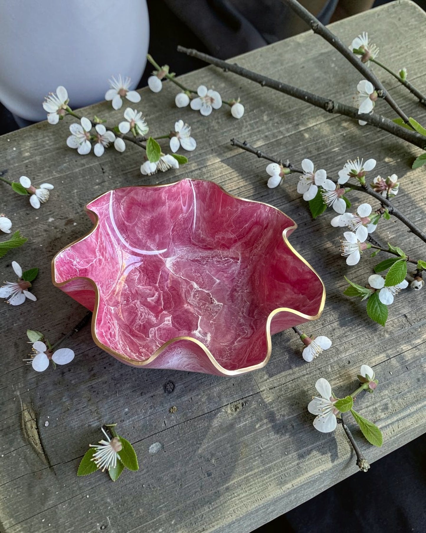 Large Pink bowl, 18x3" geode design epoxy resin
