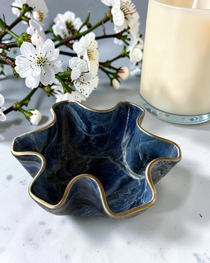 Small Blue bowl, 8x3" geode design epoxy resin