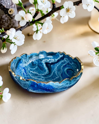 Small Blue bowl, 8x2" geode design epoxy resin