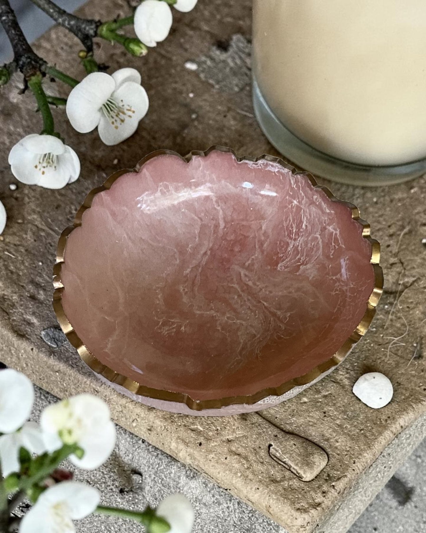 Small Light Pink bowl, 8x2" geode design epoxy resin (Copy)