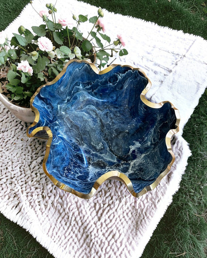 Medium Blue bowl, 11x3" geode design epoxy resin
