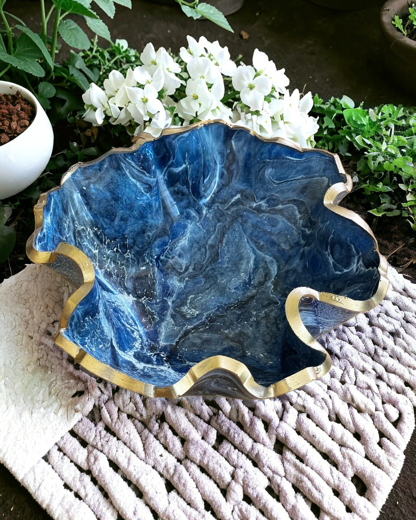 Medium Blue bowl, 11x3" geode design epoxy resin