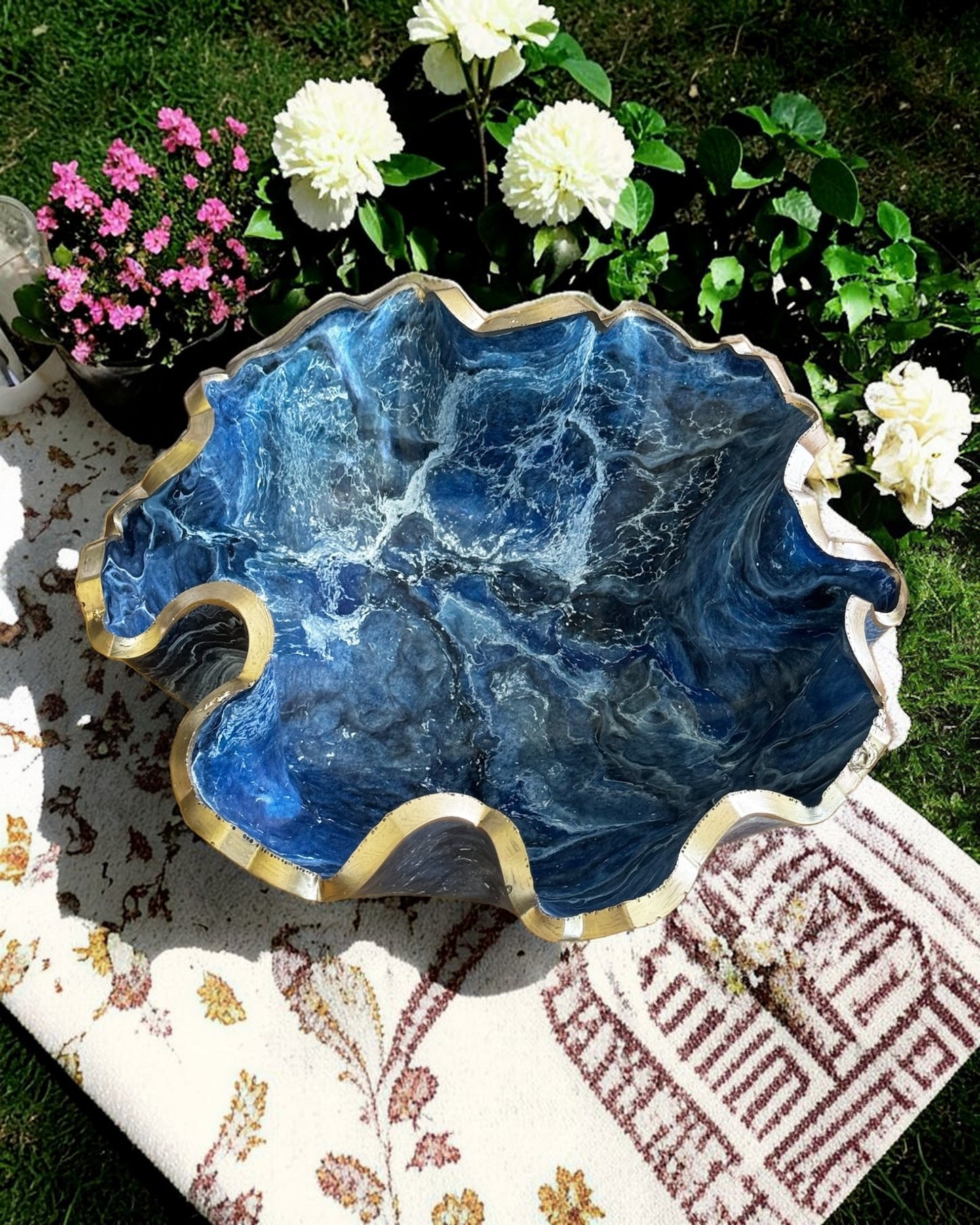 Medium Blue bowl, 11x3" geode design epoxy resin