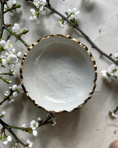 Small White bowl, 8x2" geode design epoxy resin