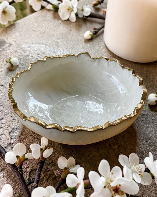 Small White bowl, 8x2" geode design epoxy resin