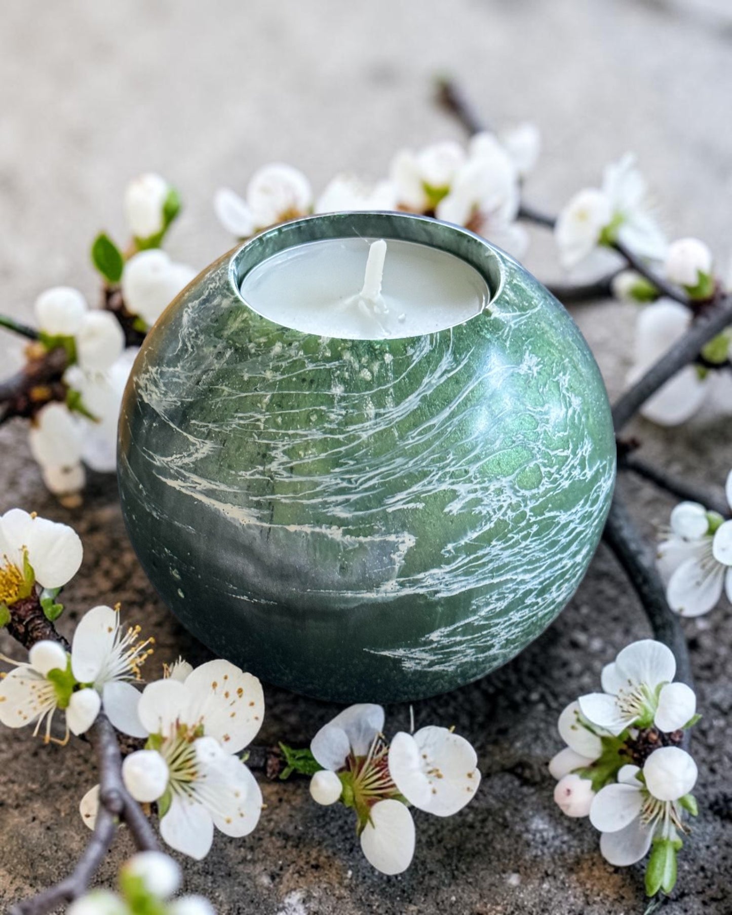 Green set of 3 candle tealight holders with geode design epoxy resin
