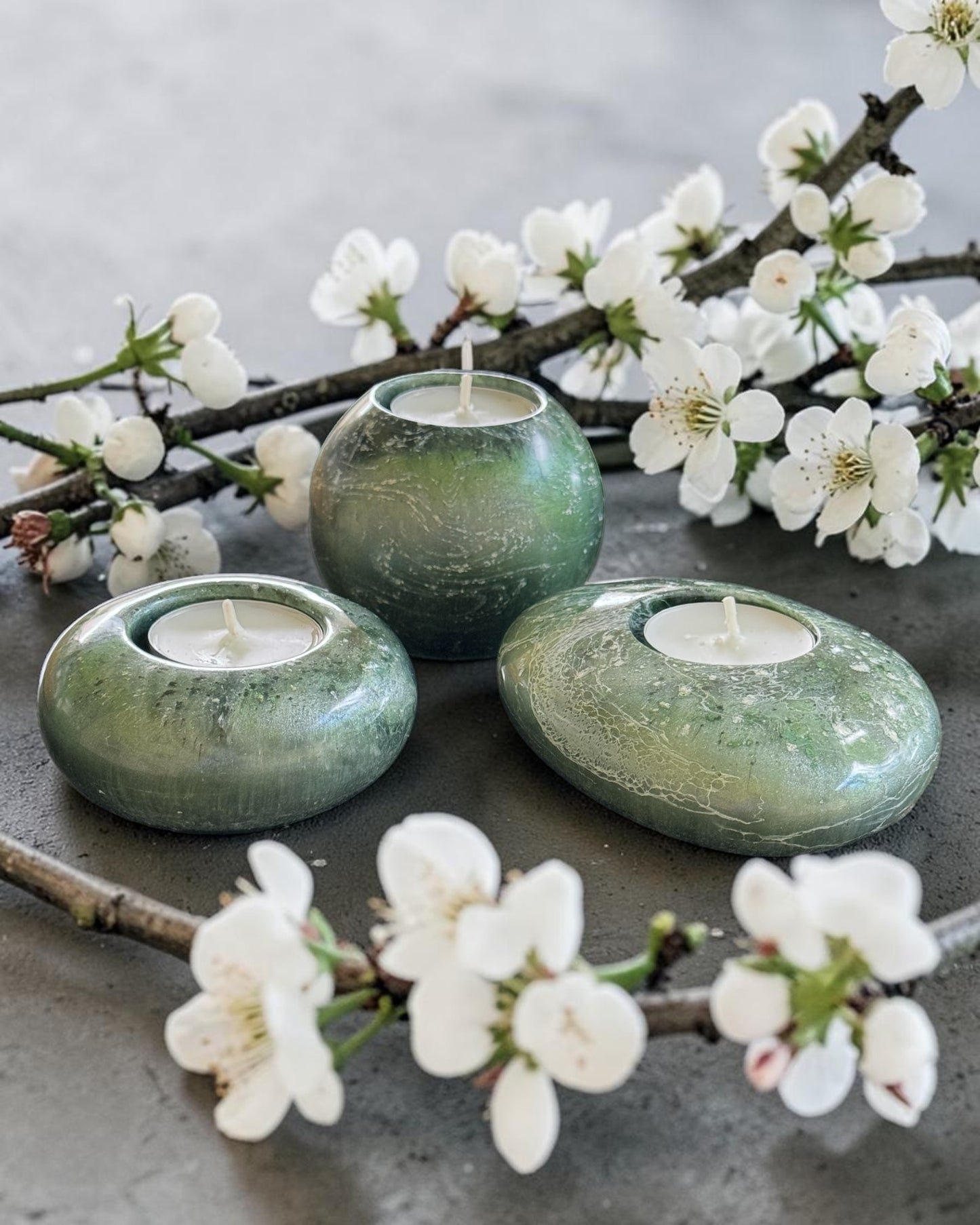 Green set of 3 candle tealight holders with geode design epoxy resin