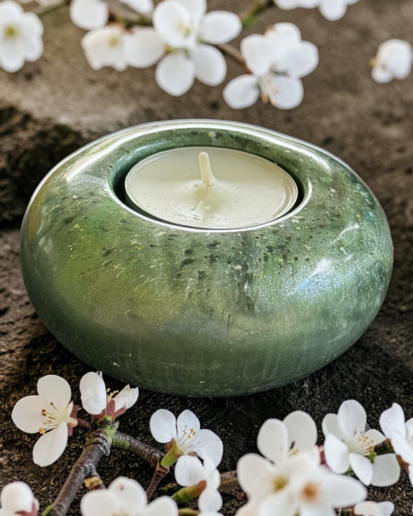 Green set of 3 candle tealight holders with geode design epoxy resin