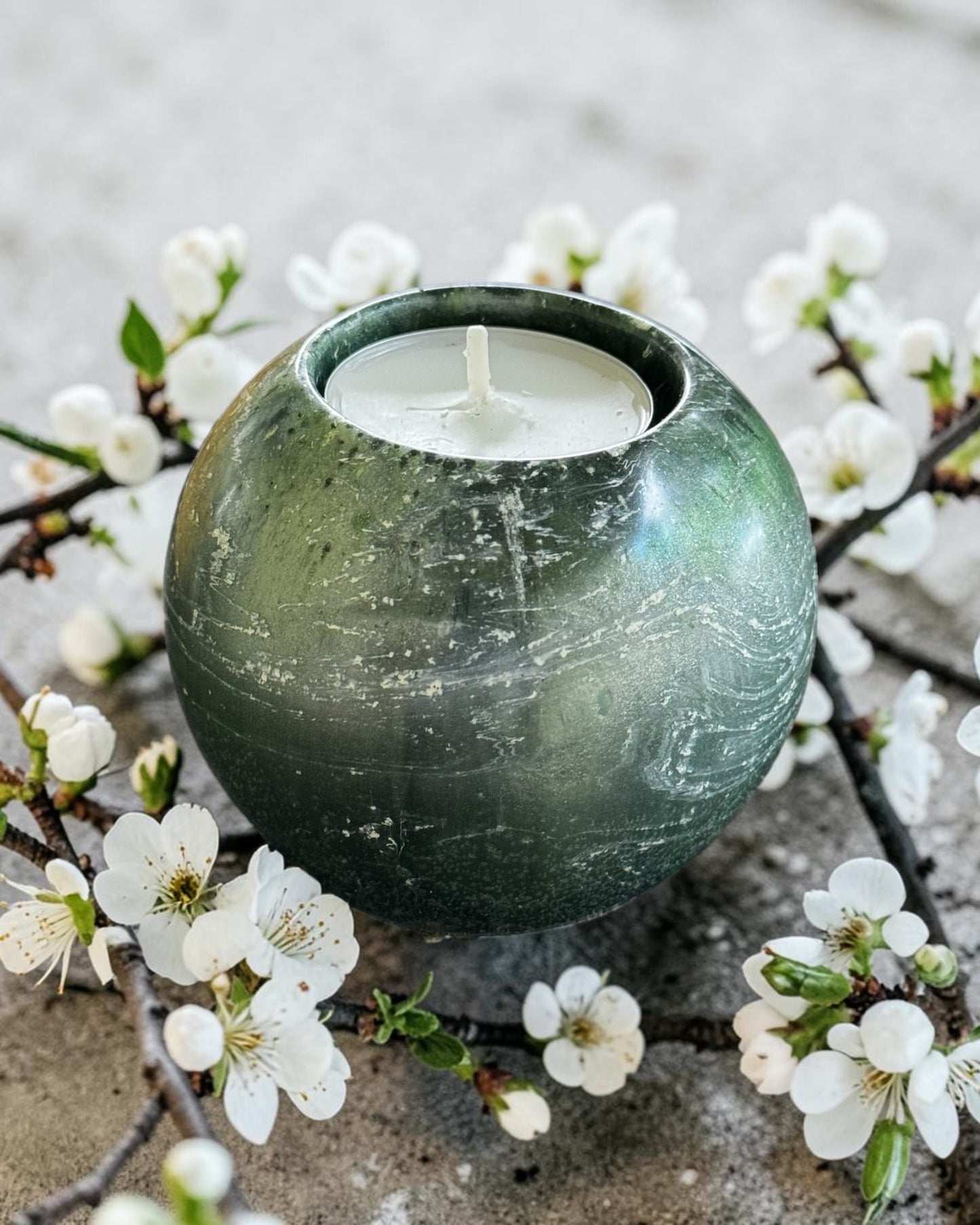 Green set of 3 candle tealight holders with geode design epoxy resin