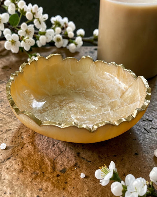 Small Cream bowl, 8x2" geode design epoxy resin