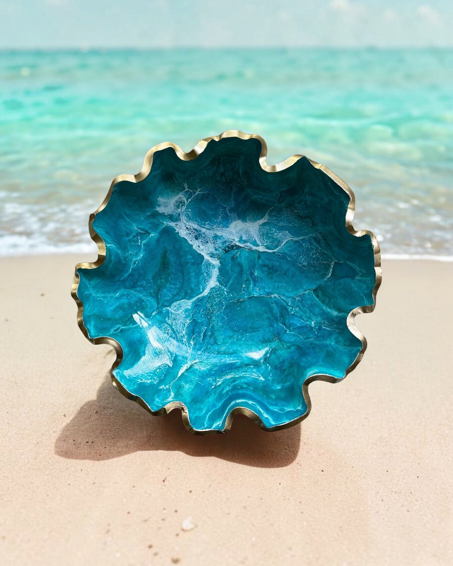Large Ocean colors bowl, 18x3" geode design epoxy resin