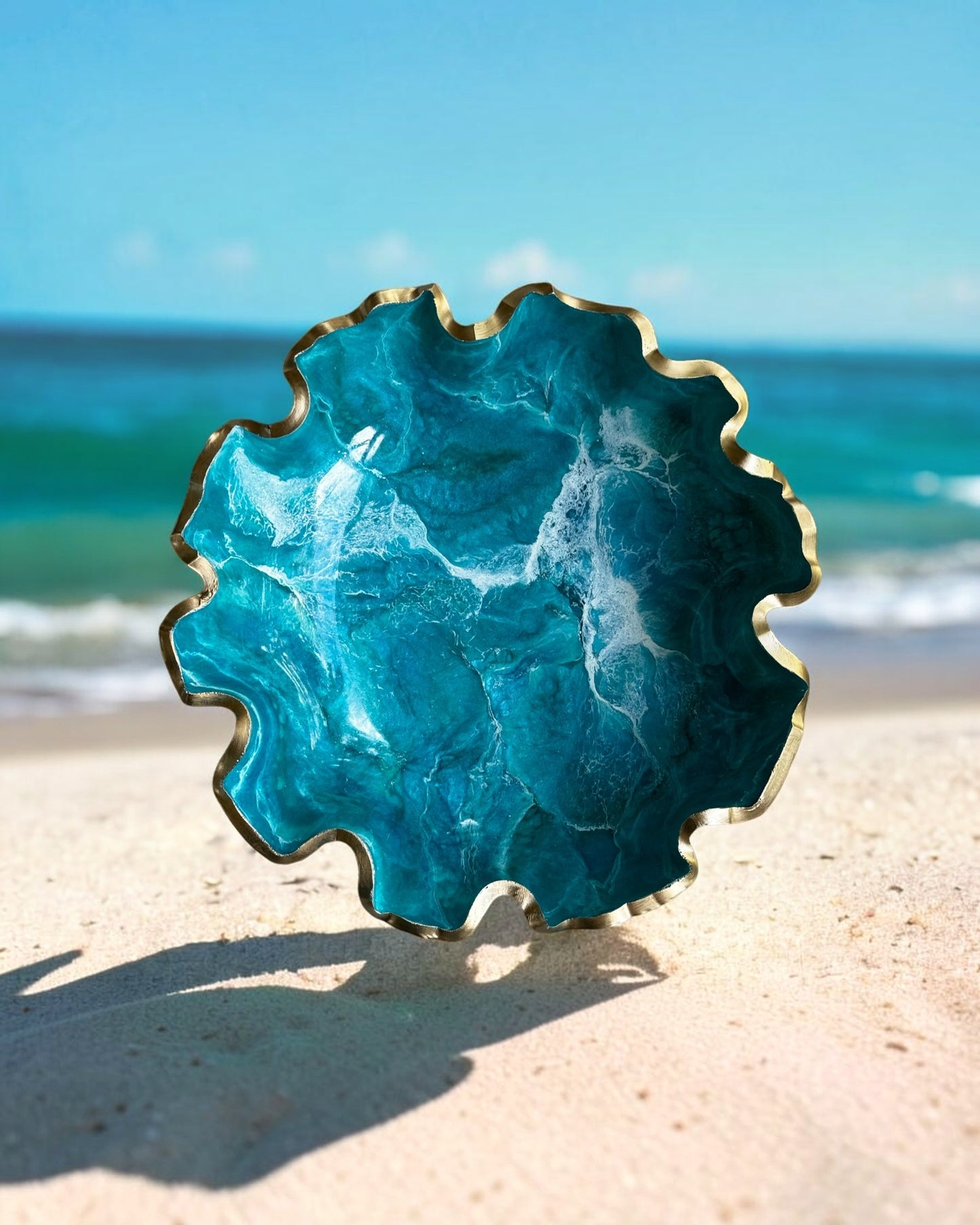 Large Ocean colors bowl, 18x3" geode design epoxy resin