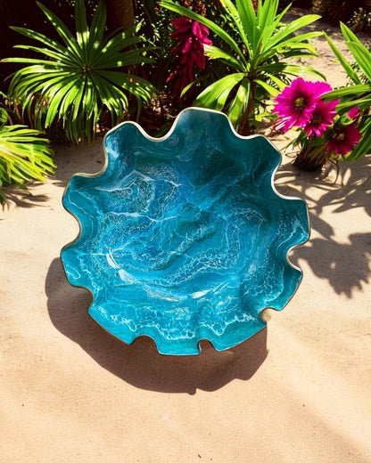 Large Ocean colors bowl, 18x3" geode design epoxy resin
