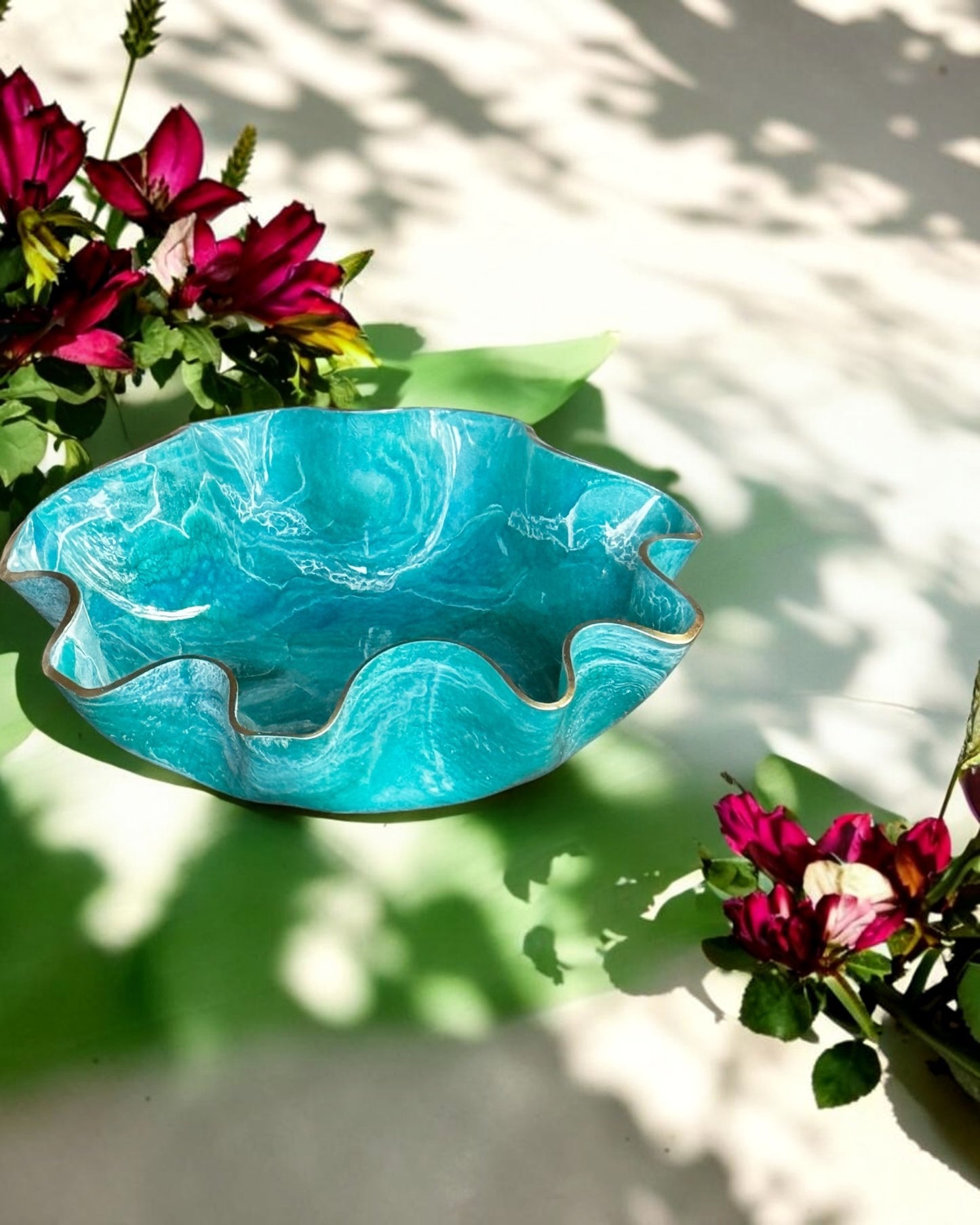 Large Ocean colors bowl, 18x3" geode design epoxy resin