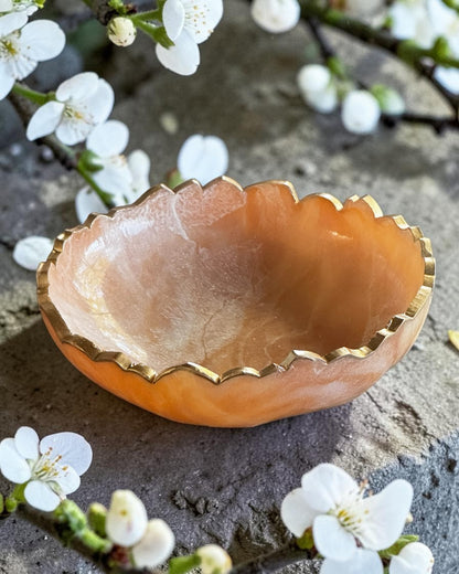 Small Cream bowl, 8x2" geode design epoxy resin