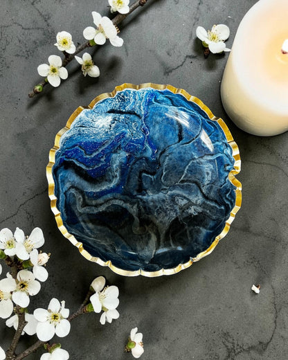 Small Blue bowl, 8x2" geode design epoxy resin