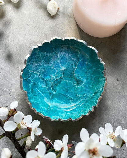 Small Ocean colors bowl, 8x2" geode design epoxy resin