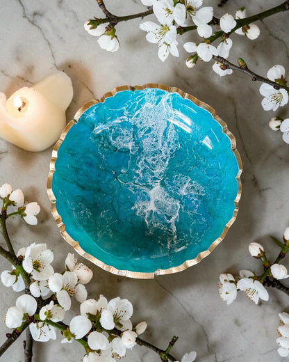Small Ocean colors bowl, 8x2" geode design epoxy resin