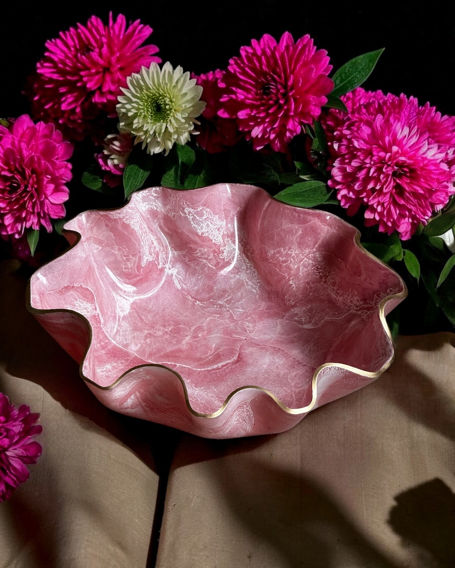 Large light Pink bowl, 18x3" geode design epoxy resin