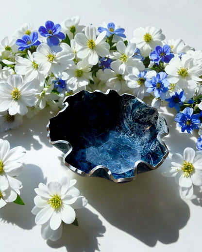 Medium Blue bowl, 11x3" geode design epoxy resin