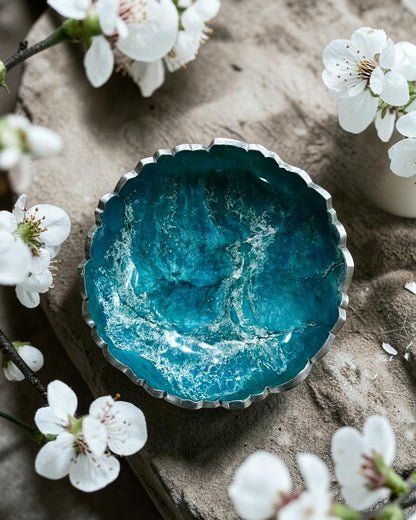 Small Ocean colors bowl, 8x2" geode design epoxy resin