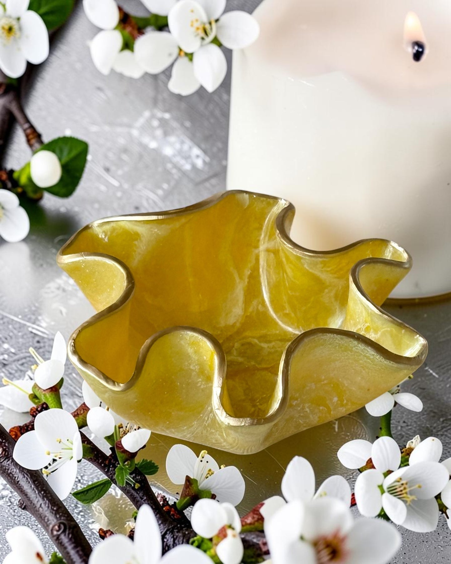 Small Yellow bowl, 8x3" geode design epoxy resin