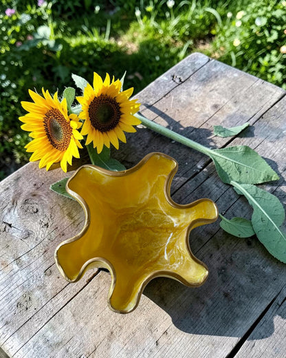 Small Yellow bowl, 8x3" geode design epoxy resin
