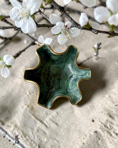 Small Green bowl, 8x3" geode design epoxy resin