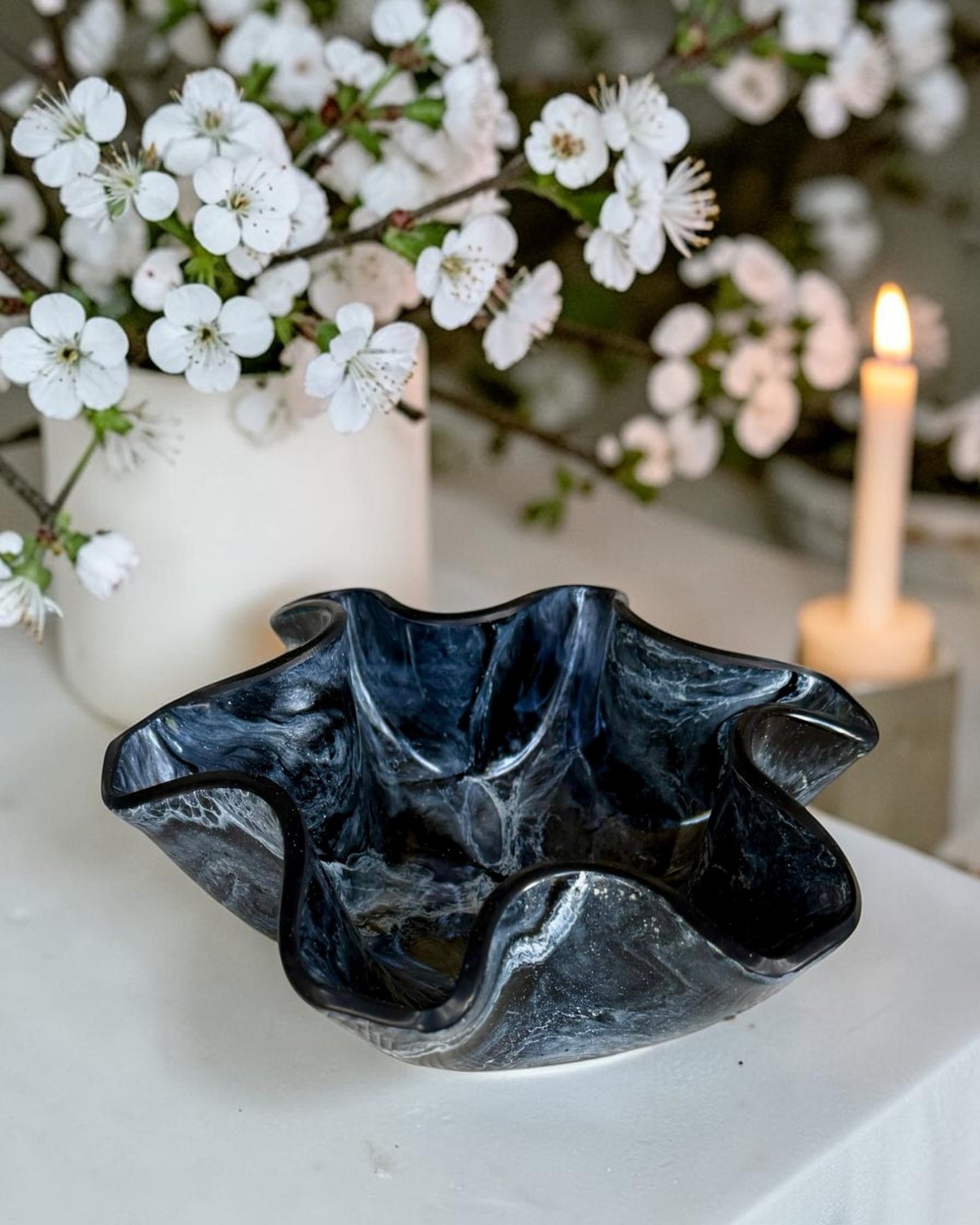 Small Black bowl, 8x3" geode design epoxy resin