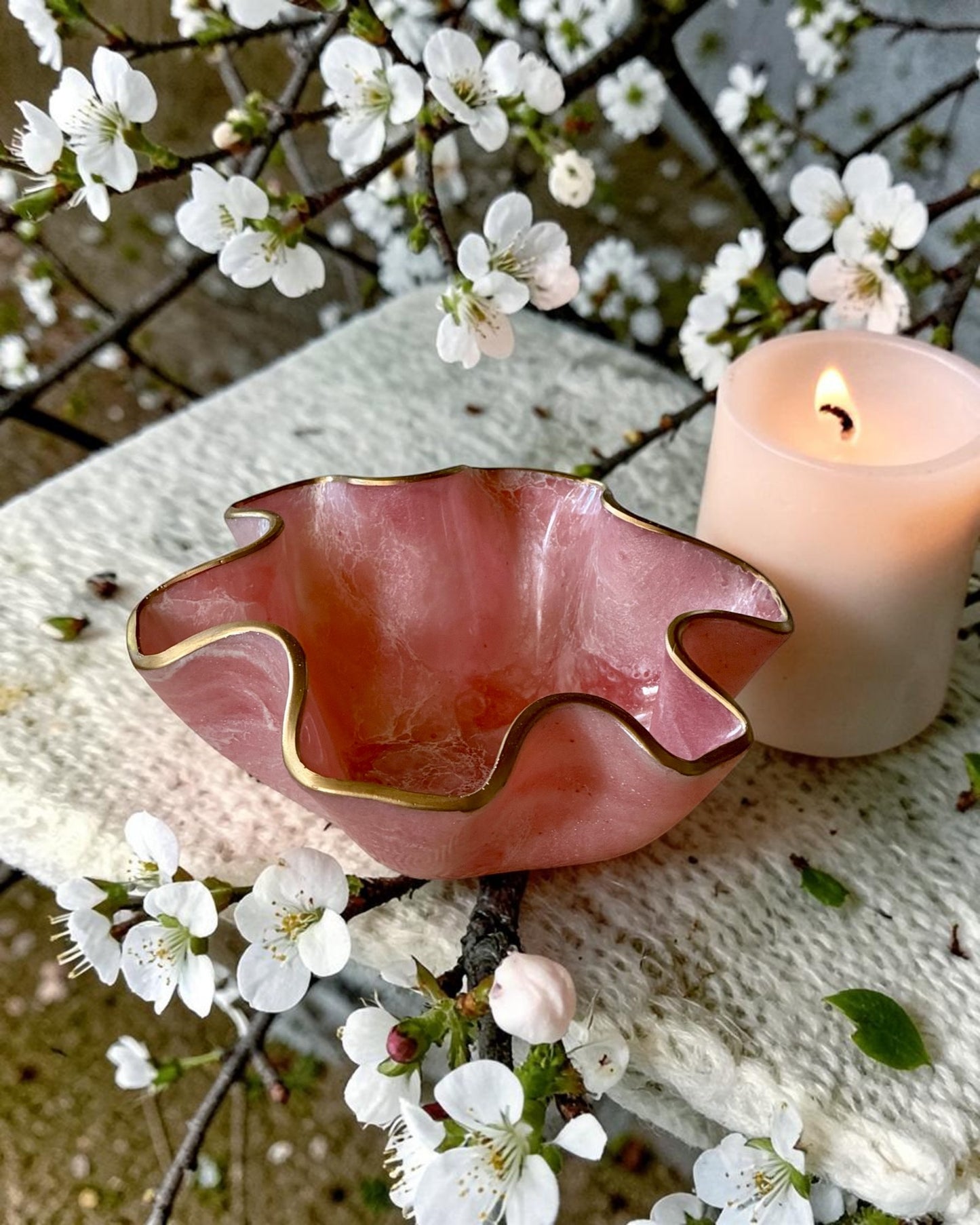 Small Light Pink bowl, 8x3" geode design epoxy resin