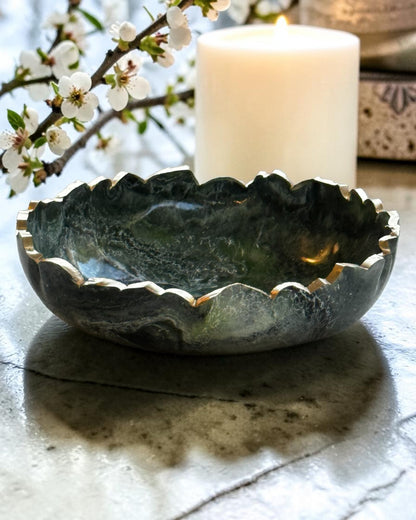 Small Green bowl, 8x2" geode design epoxy resin