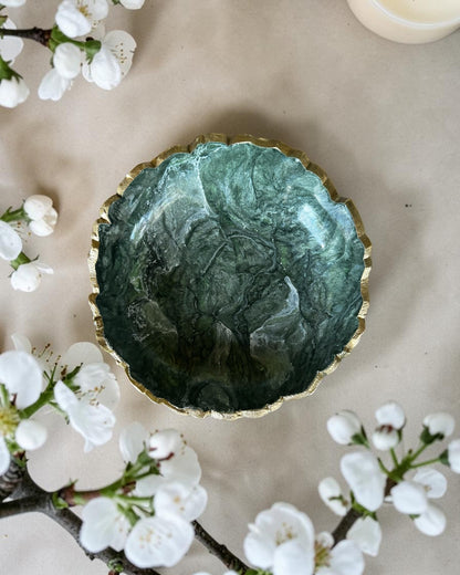 Small Green bowl, 8x2" geode design epoxy resin