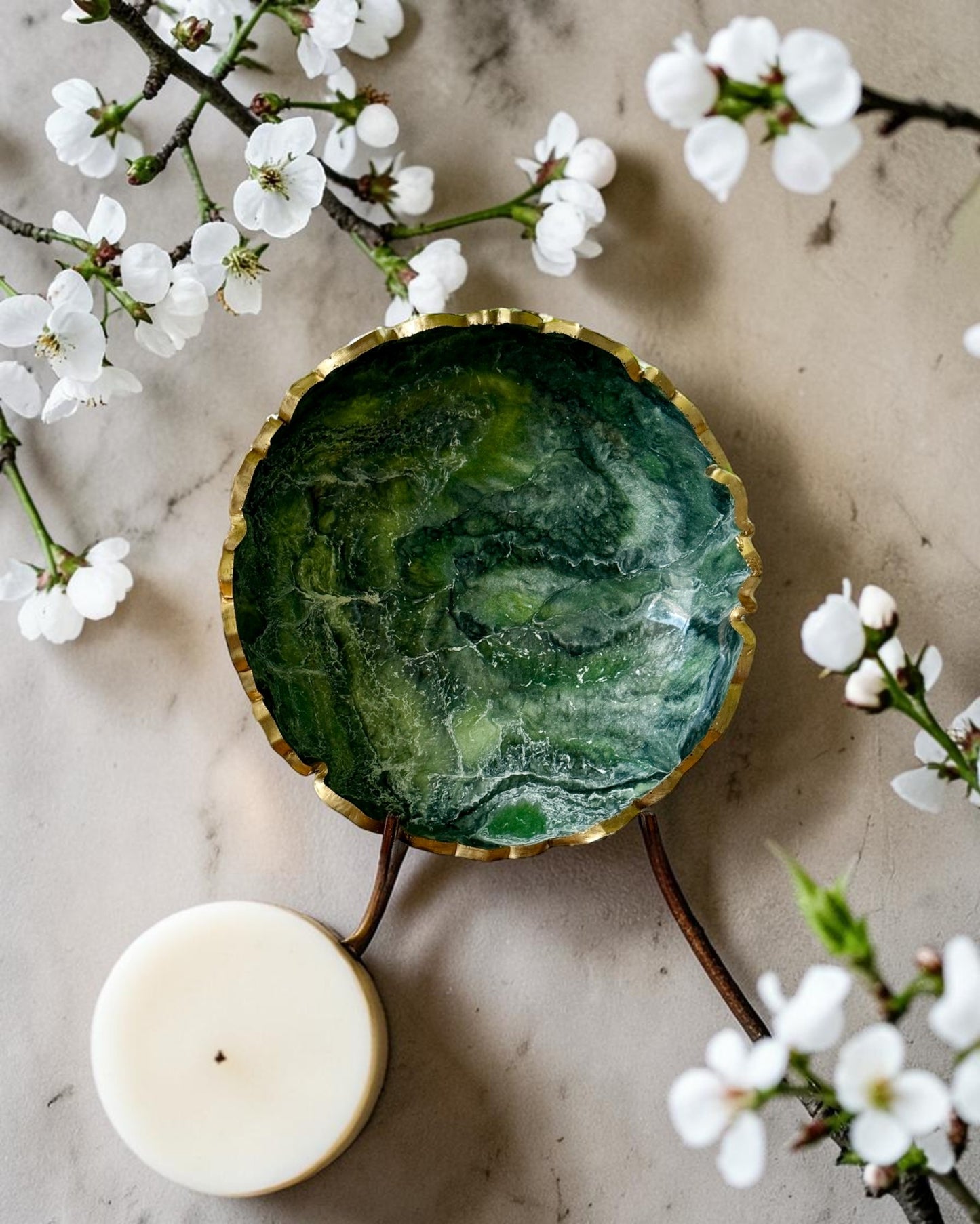 Small Green bowl, 8x2" geode design epoxy resin