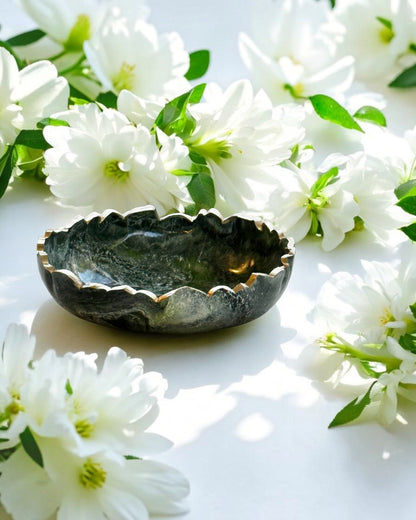 Small Green bowl, 8x2" geode design epoxy resin