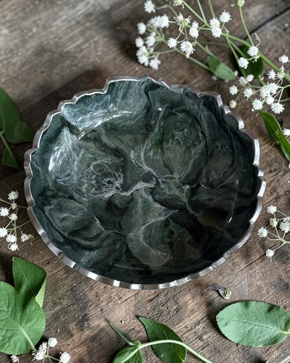 Small Green bowl, 8x2" geode design epoxy resin