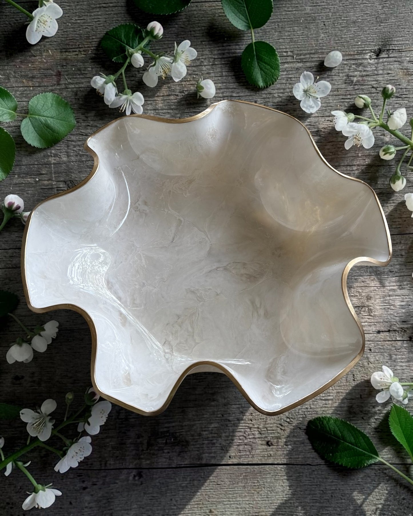 Large White bowl, 18x3" geode design epoxy resin