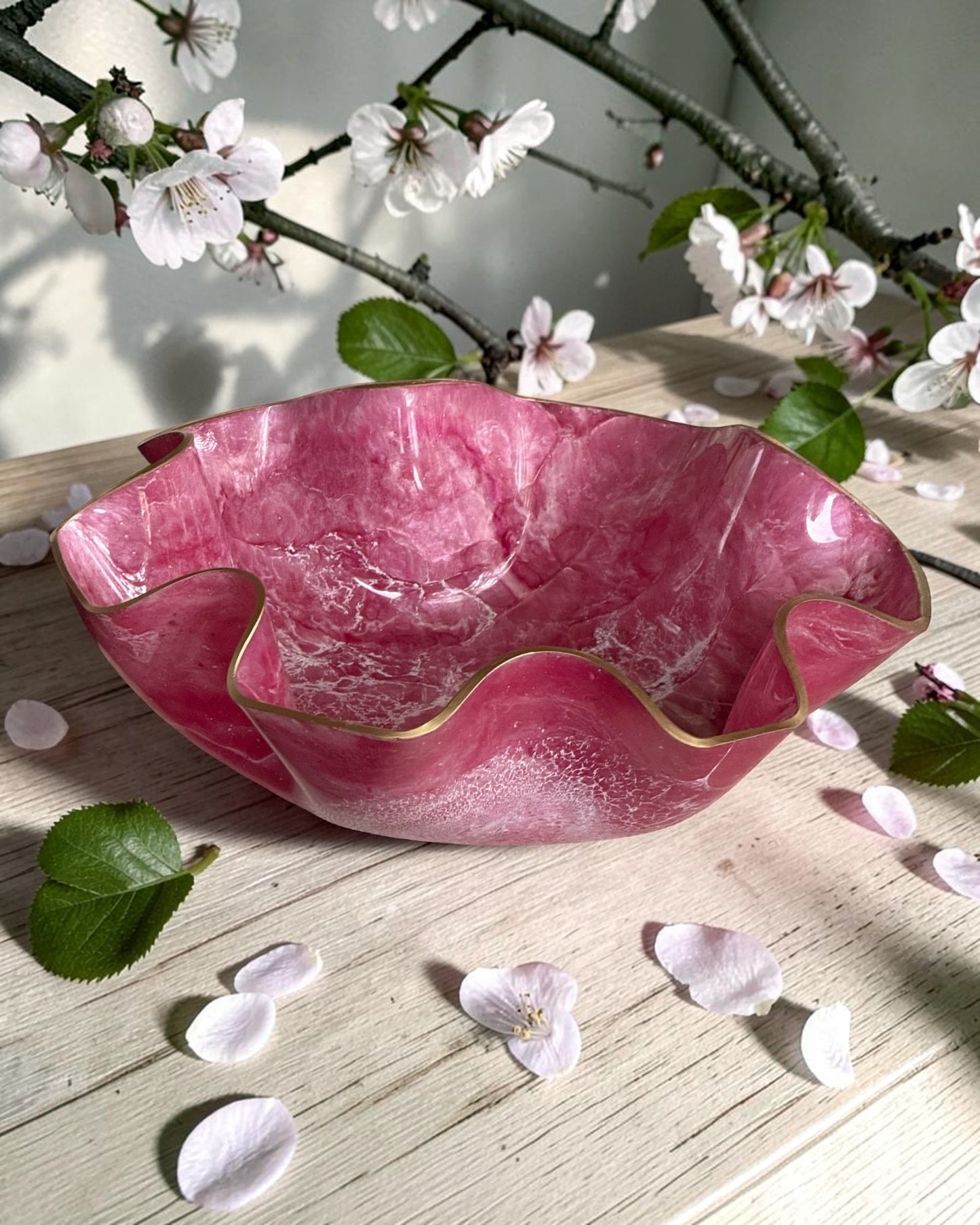 Large Pink bowl, 18x3" geode design epoxy resin