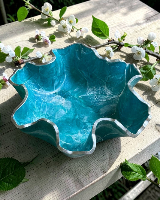 Medium Ocean colors bowl, 11x3" geode design epoxy resin